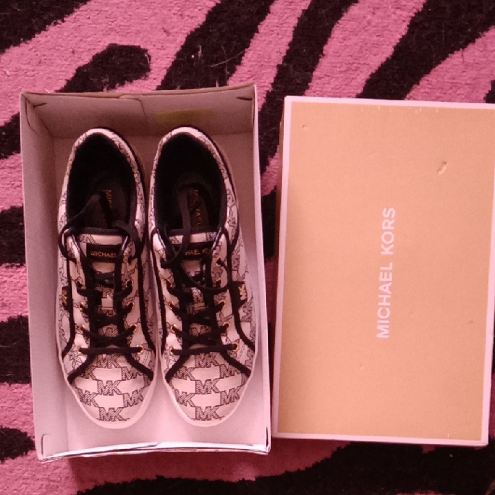 Michael Kors Black and White Sneakers with Geometric Pattern